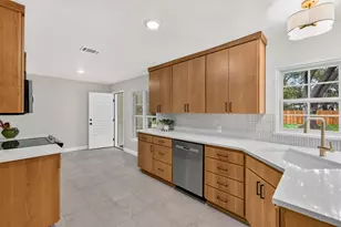 3825 Weyburn Dr, Fort Worth, TX 76109 - Photo 6