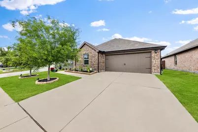 1111 Baldwin Lane, Ennis, TX 75119 - Photo 2