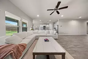 1321 Elmwood Dr, Cedar Hill, TX 75104 - Photo 10