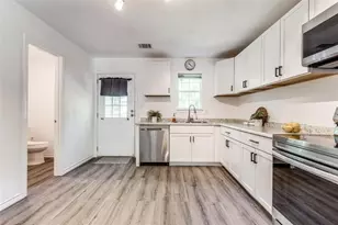 7659 Double Bridge Rd, Mabank, TX 75156 - Photo 8