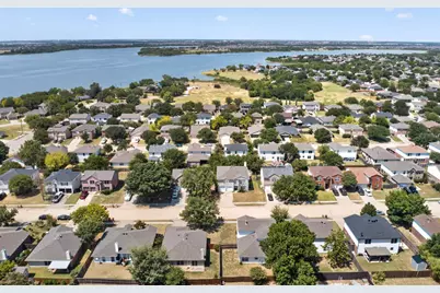 625 Spillway Drive, Little Elm, TX 75068 - Photo 4