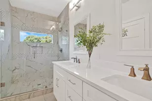 10827 Wallbrook Dr, Dallas, TX 75238 - Photo 18