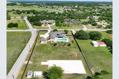 2000 Adams Lane S, Azle, TX 76020 - Photo 36