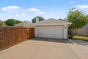 3604 Magnolia Cir, The Colony, TX 75056 - Photo 14