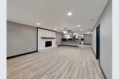 822 Cambridge Place, Grand Prairie, TX 75051 - Photo 2