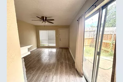 2760 Parkchester Drive, Arlington, TX 76015 - Photo 2