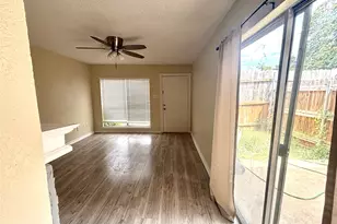 2760 Parkchester Dr, Arlington, TX 76015 - Photo 2