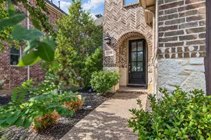 1129 Dame Carol Wy, Carrollton, TX 75010 - Photo 2