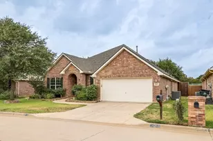 2815 Fox Creek Trail, Arlington, TX 76017 - Photo 34