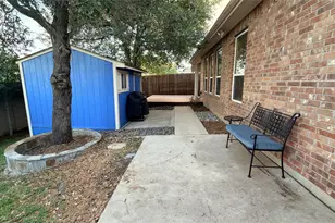 2815 Fox Creek Trail, Arlington, TX 76017 - Photo 6