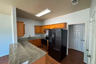 813 Betty Ct, Hurst, TX 76053 - Photo 6