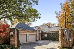 17 Stonecourt Cir, Dallas, TX 75225 - Photo 2