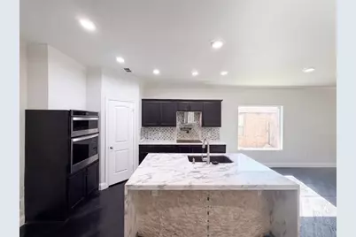 625 River Rock Drive, Azle, TX 76020 - Photo 2