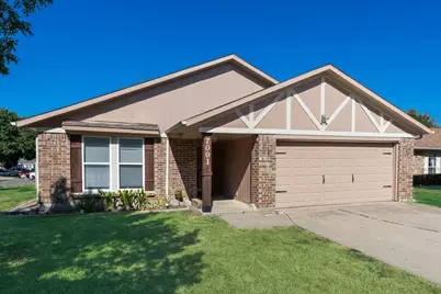 7001 Rose Lea Court, Fort Worth, TX 76137 - Photo 2