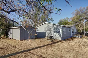 1200 1st St, Graham, TX 76450 - Photo 4
