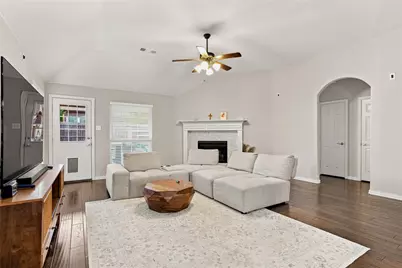 887 Woodrow Drive, Lewisville, TX 75067 - Photo 6