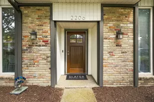 2206 Victoria Ln, Richardson, TX 75082 - Photo 2