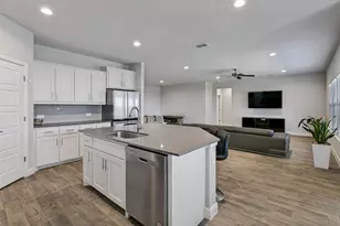 1608 Central Park Dr, Alvarado, TX 76009 - Photo 4