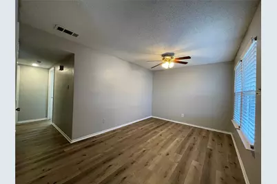 327 SE 3rd Street #202, Grand Prairie, TX 75051 - Photo 4