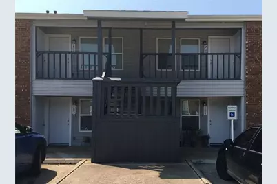 327 SE 3rd Street #202, Grand Prairie, TX 75051 - Photo 2