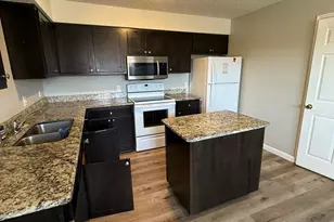 327 SE 3rd St, Grand Prairie, TX 75051 - Photo 6