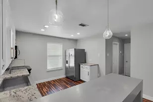 1362 S 12th St, Waco, TX 76706 - Photo 10
