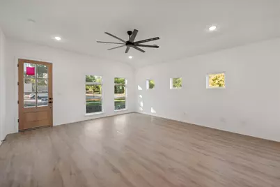 1100 E Collin Street, Corsicana, TX 75110 - Photo 2