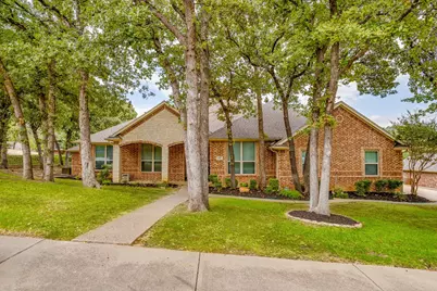 910 Royal Court, Burleson, TX 76028 - Photo 2