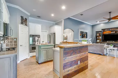 910 Royal Court, Burleson, TX 76028 - Photo 12