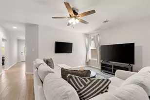 6729 Windfall Dr, Fort Worth, TX 76135 - Photo 10