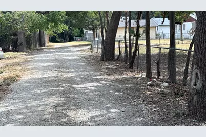 203 E 9th Street, Shady Shores, TX 76208 - Photo 20