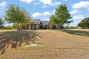 2521 Pecan Springs Rd, Cleburne, TX 76031 - Photo 1
