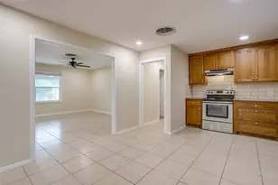 1208 Warden St, Benbrook, TX 76126 - Photo 4