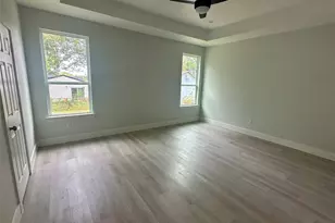 525 NW 17th St, Grand Prairie, TX 75050 - Photo 6