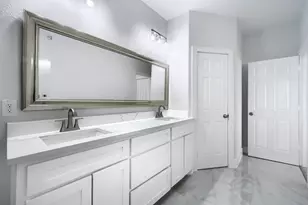 525 NW 17th St, Grand Prairie, TX 75050 - Photo 10