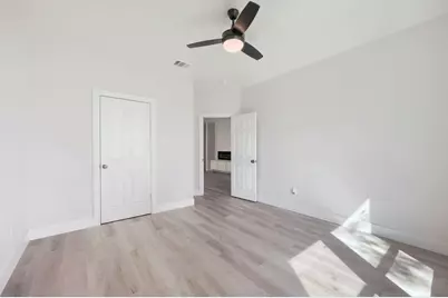 525 NW 17th Street, Grand Prairie, TX 75050 - Photo 12
