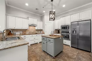 721 Austin Ave, Waco, TX 76701 - Photo 12