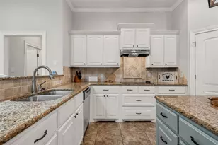 721 Austin Ave, Waco, TX 76701 - Photo 14