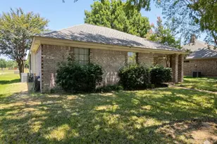 2401 Cortland Cir, Rowlett, TX 75088 - Photo 2