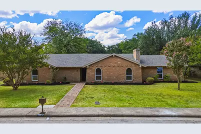 122 Meadowbrook Drive, DeSoto, TX 75115 - Photo 2
