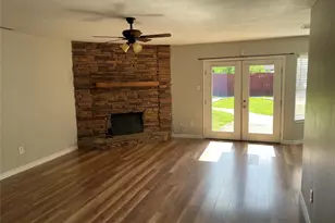5312 Queens Ct, Lake Dallas, TX 75065 - Photo 2