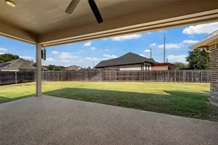 800 Gallant Fox Rd, Hewitt, TX 76643 - Photo 28