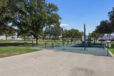 1513 Meadow Way, Garland, TX 75042 - Photo 32