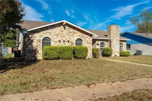2913 Landershire Ln, Garland, TX 75044 - Photo 2