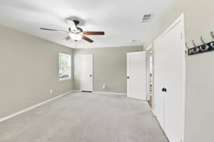 12235 Treeview Ln, Farmers Branch, TX 75234 - Photo 16