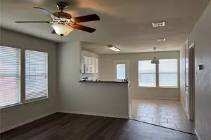 2711 Prairie Creek Dr, McKinney, TX 75071 - Photo 4