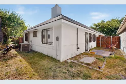 9627 Kerrville Street, Dallas, TX 75227 - Photo 32