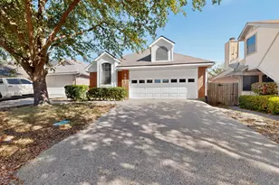 9627 Kerrville St, Dallas, TX 75227 - Photo 2