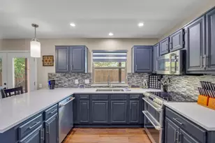 4900 Hibiscus Dr, Arlington, TX 76018 - Photo 16