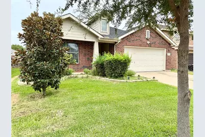 2812 Park Place Drive, Grand Prairie, TX 75052 - Photo 2